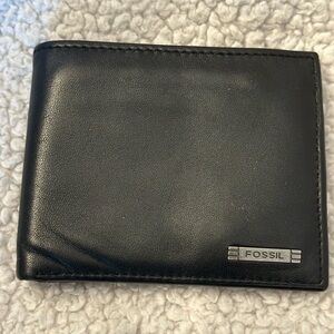 Fossil Black Key & Card Holder Sleek Design